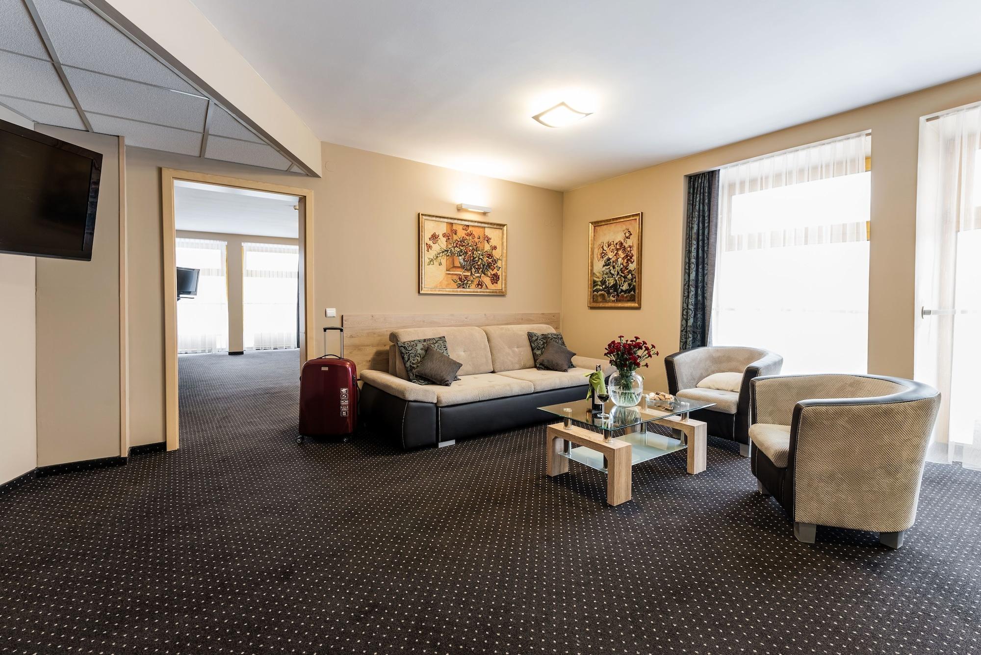 Hotel Wilga Krakow Luaran gambar