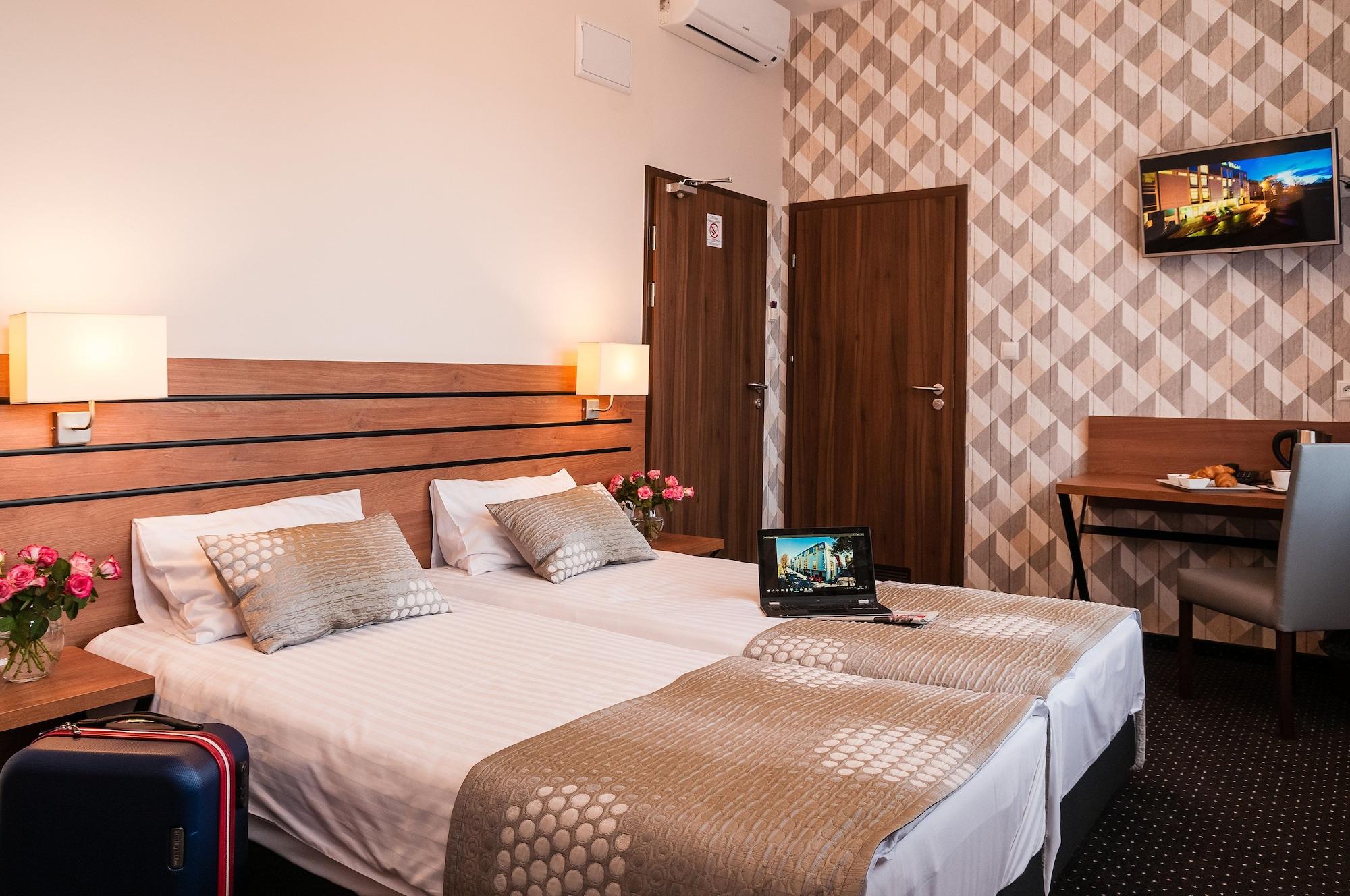 Hotel Wilga Krakow Luaran gambar