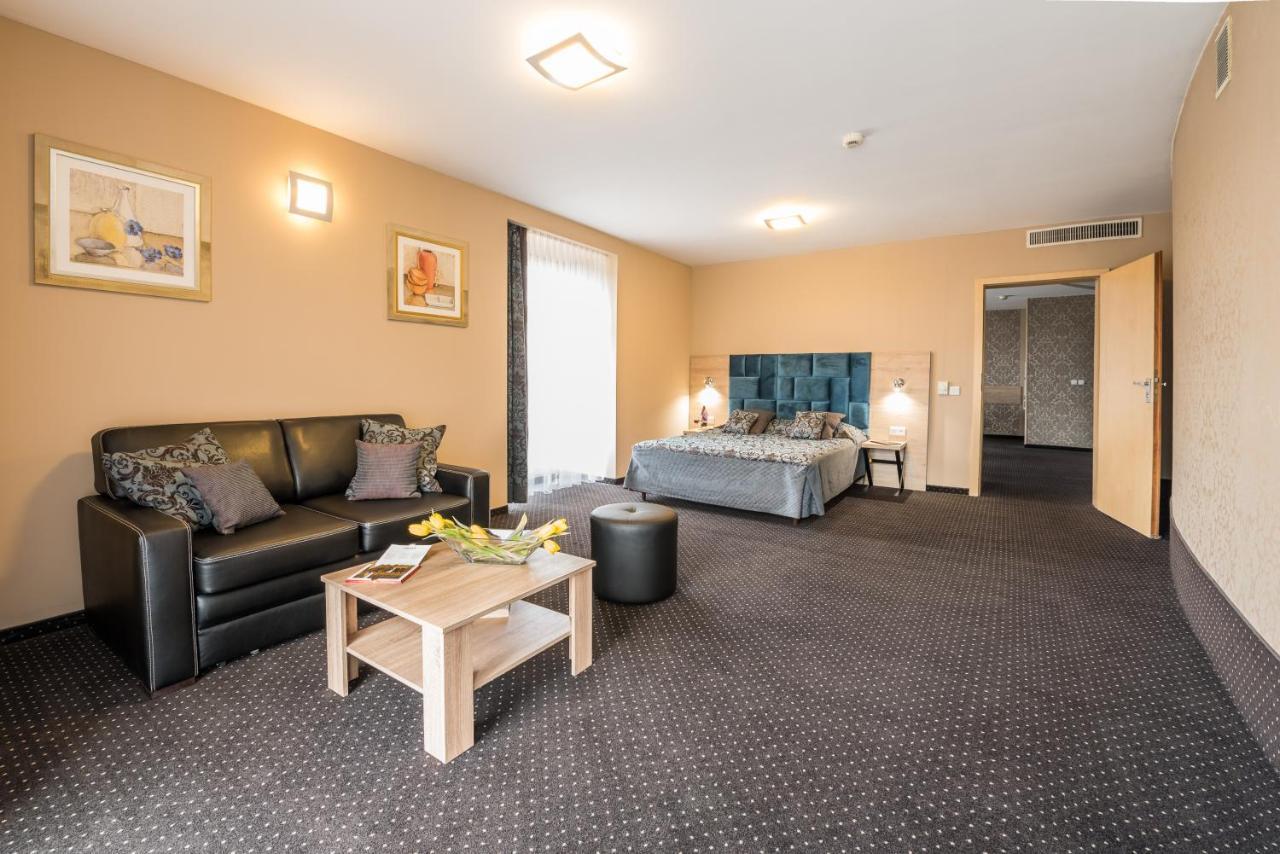 Hotel Wilga Krakow Luaran gambar